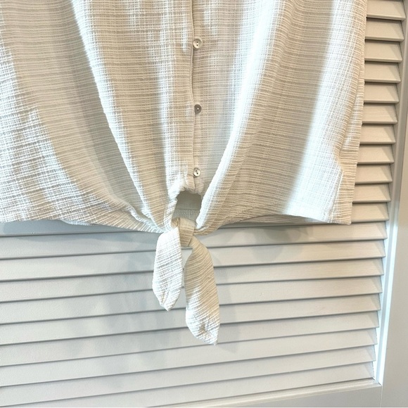 Lucky Brand tie front tank - Picture 3 of 6